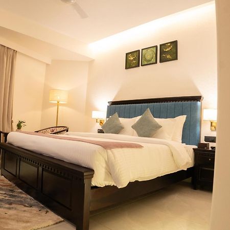 Pride Elite, Daman Hotel Kültér fotó