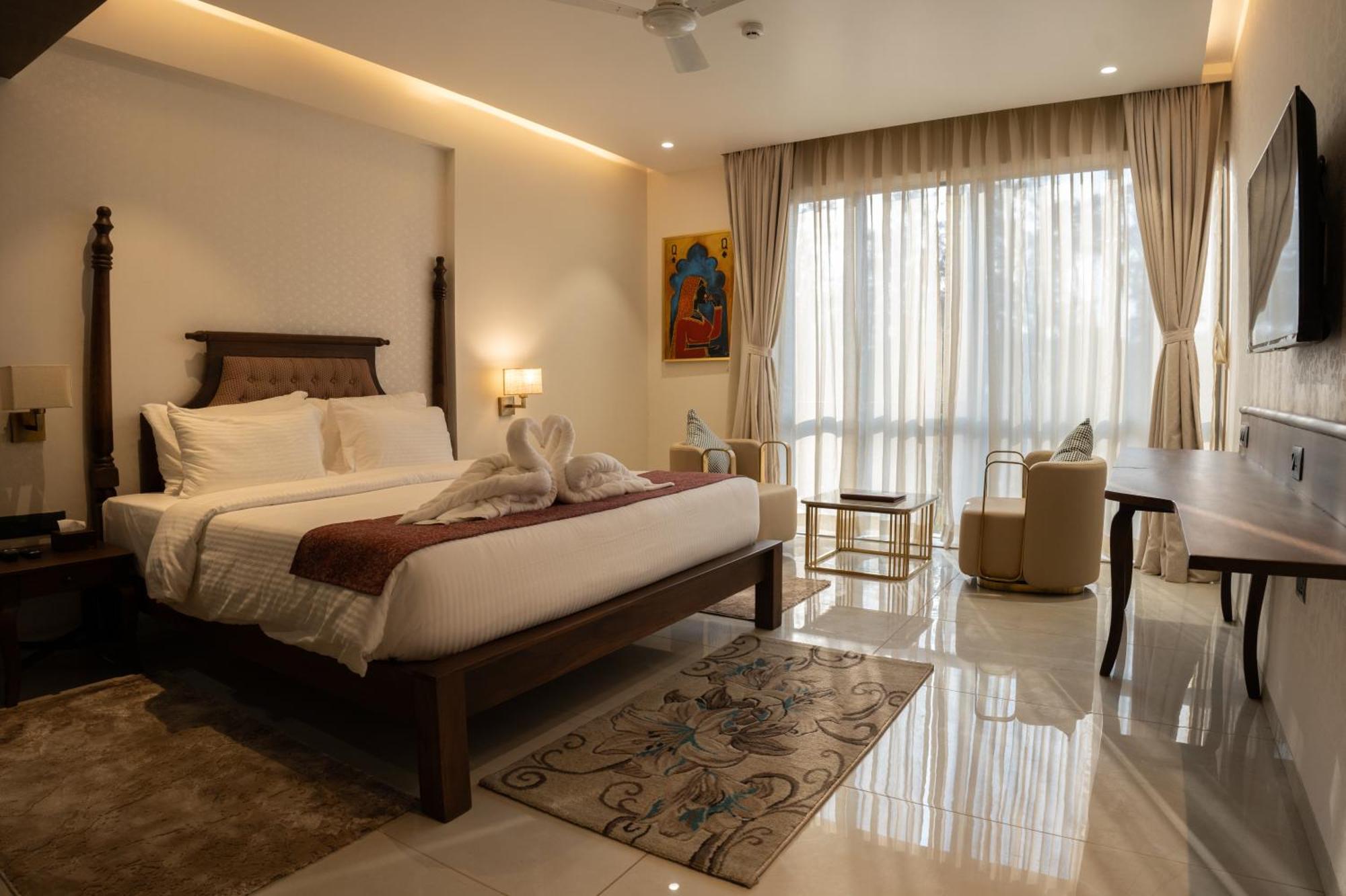 Pride Elite, Daman Hotel Kültér fotó