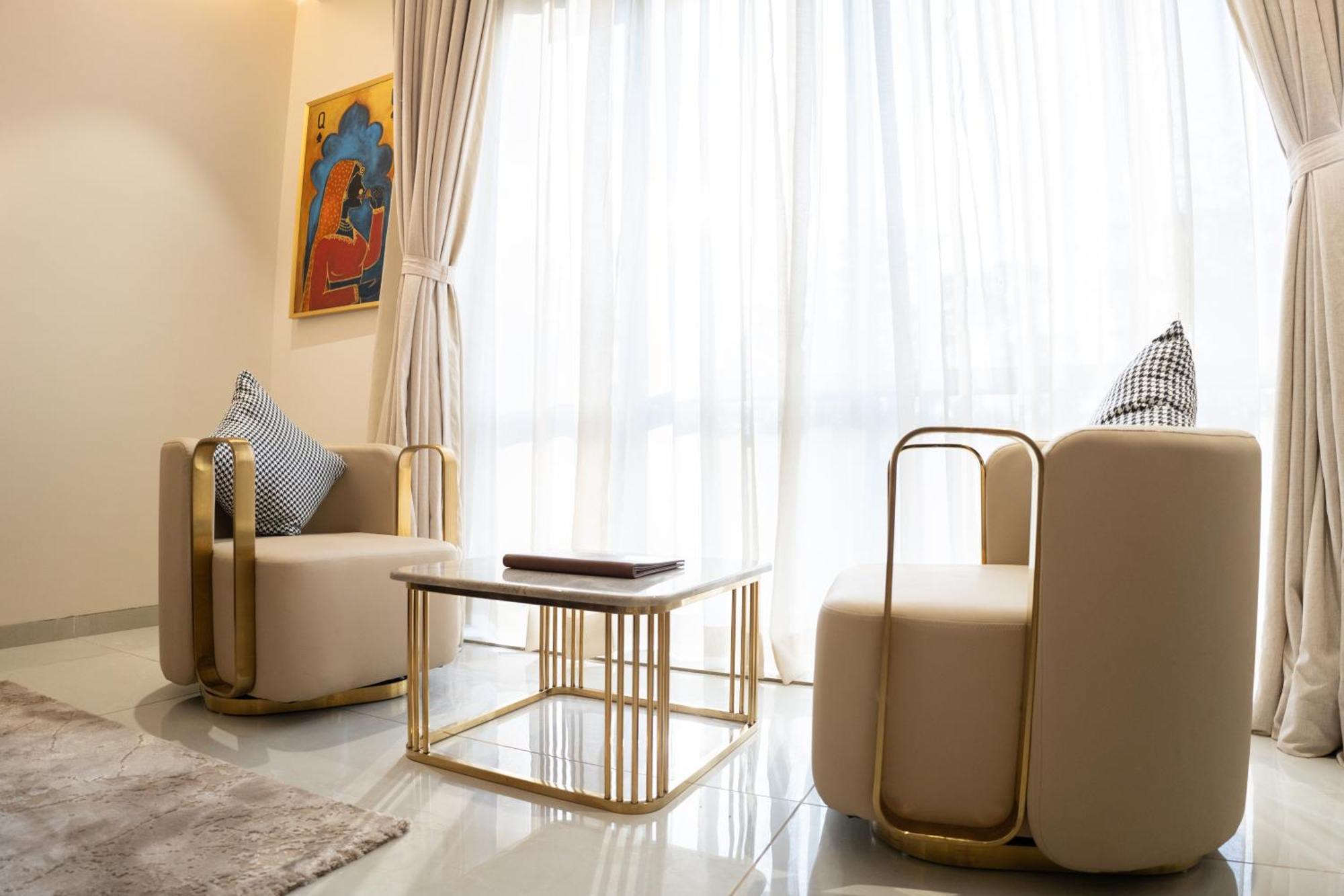 Pride Elite, Daman Hotel Kültér fotó