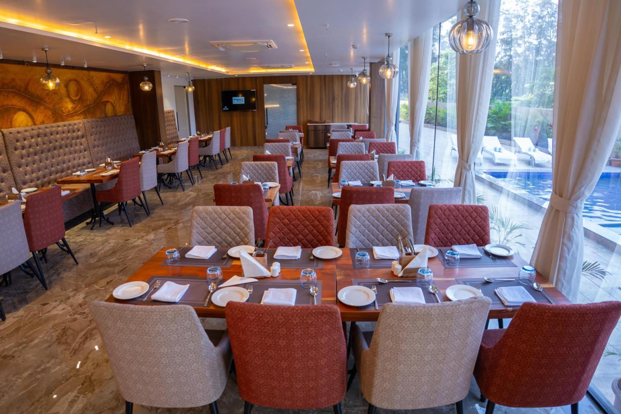 Pride Elite, Daman Hotel Kültér fotó