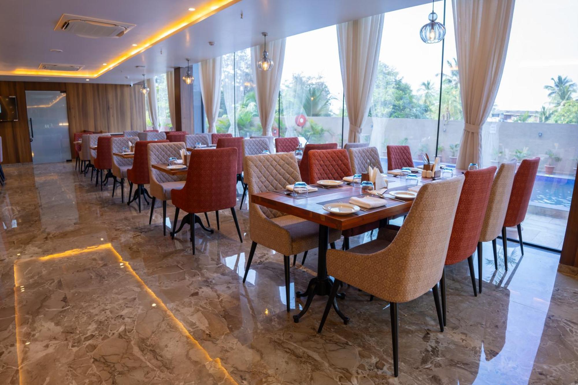 Pride Elite, Daman Hotel Kültér fotó