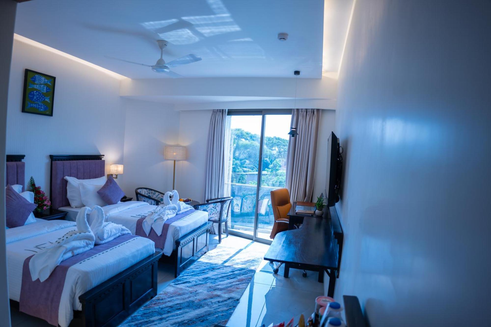 Pride Elite, Daman Hotel Kültér fotó