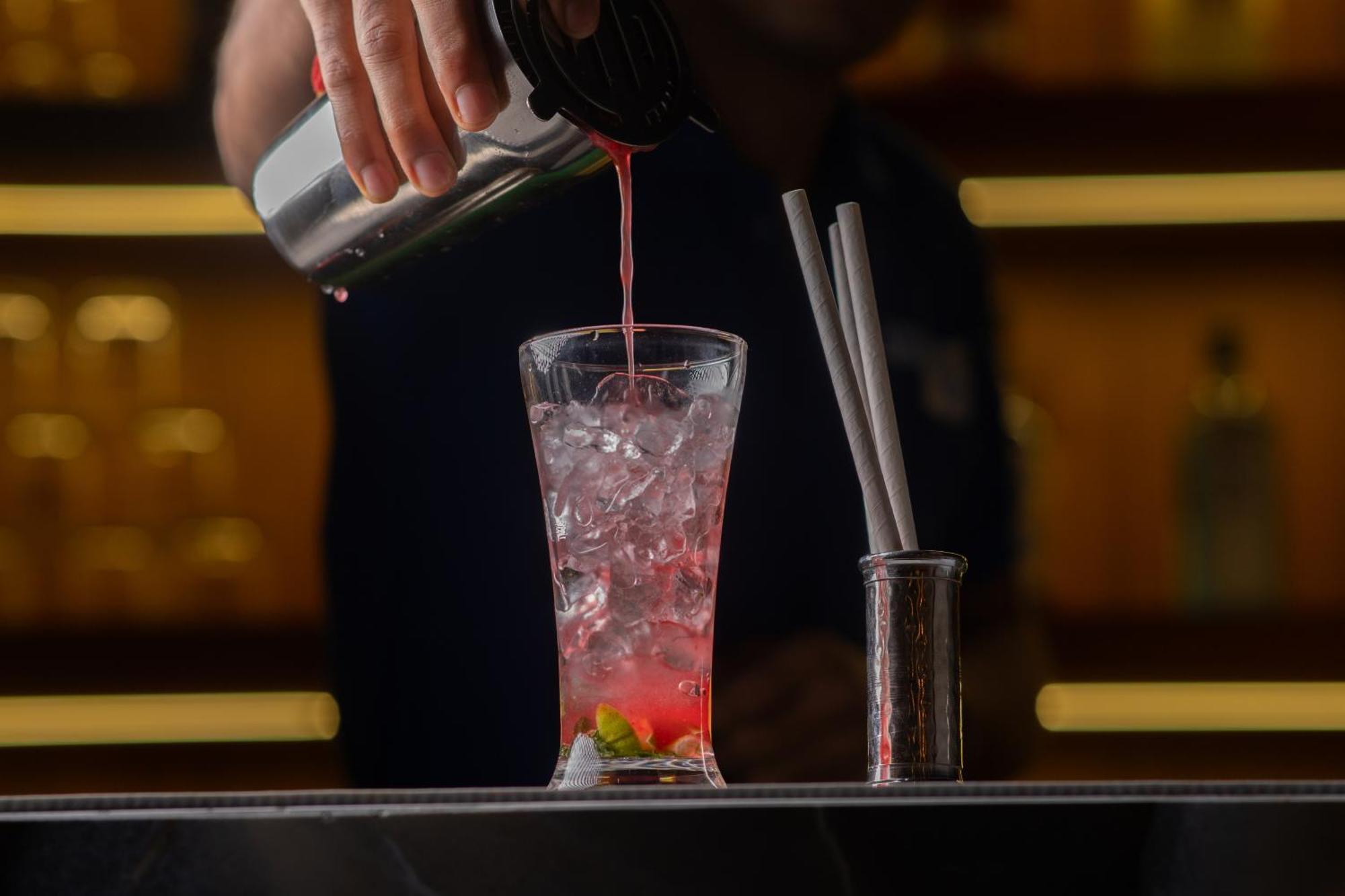 Pride Elite, Daman Hotel Kültér fotó