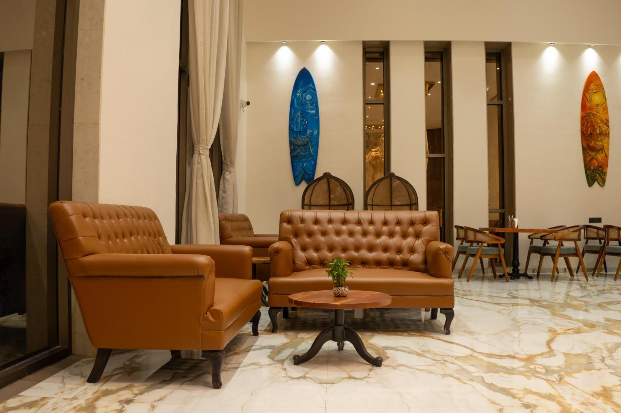Pride Elite, Daman Hotel Kültér fotó